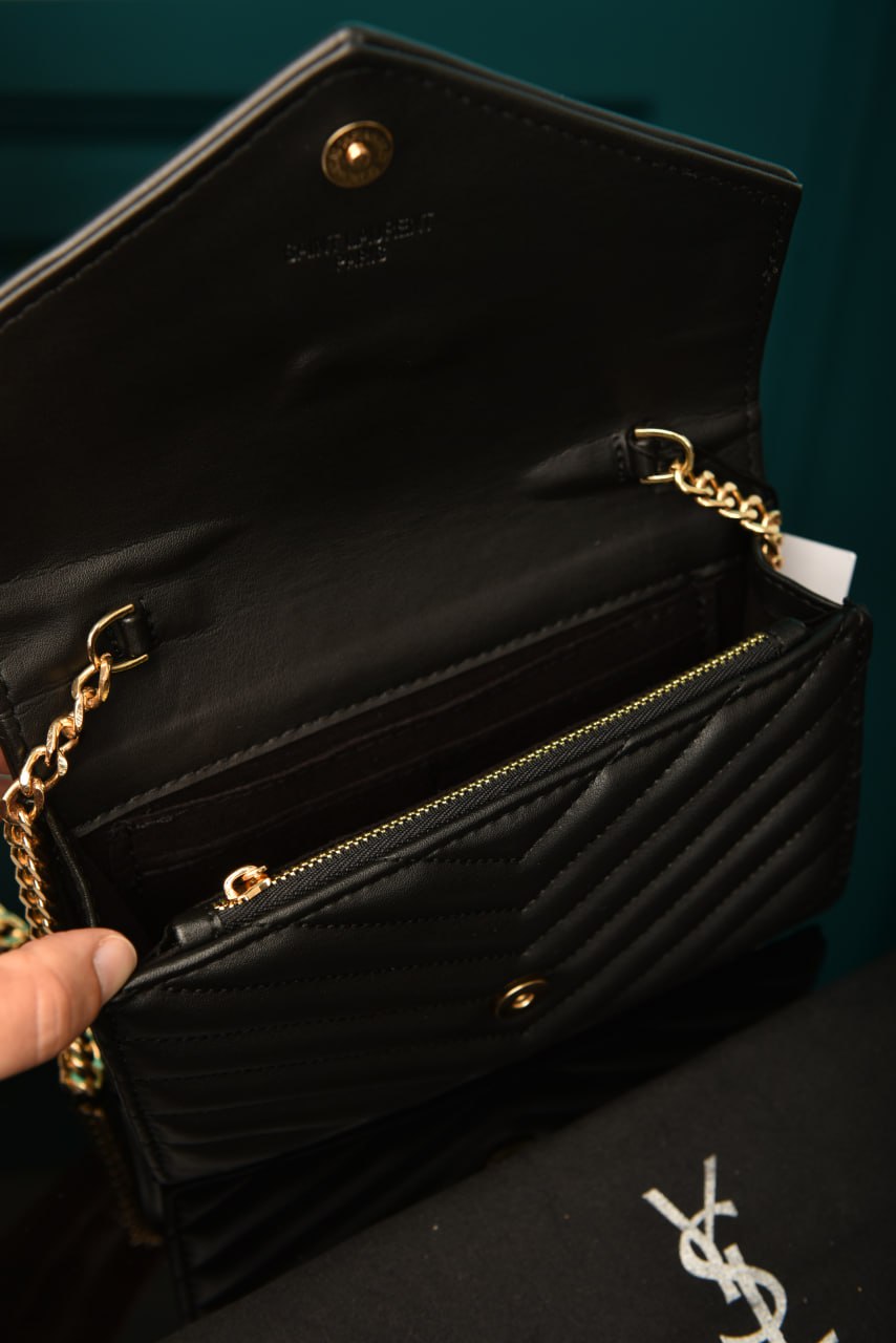 Cassandre Leather Wallet on Chain