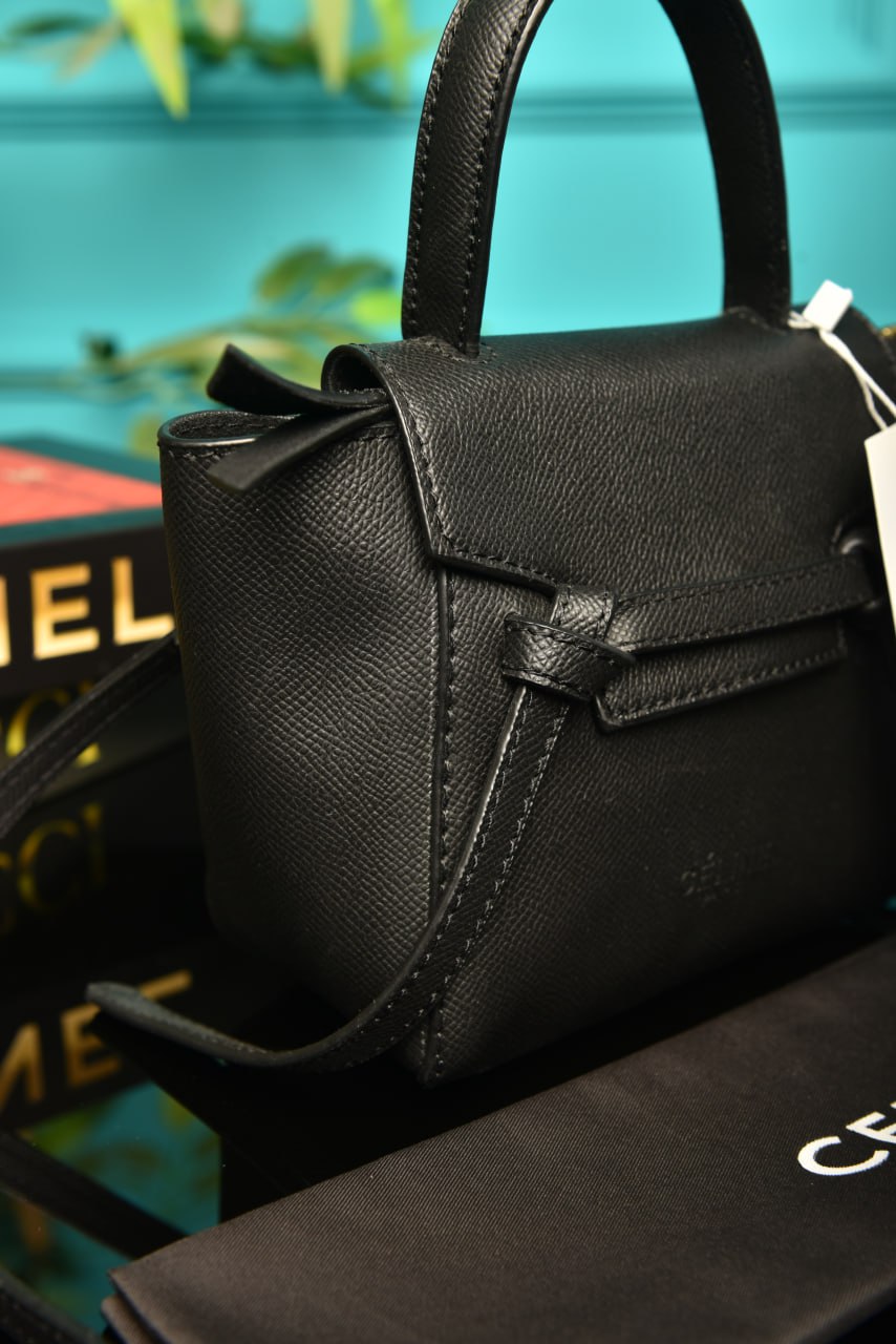 CLN - Nano-Tasche aus genarbtem Kalbsleder