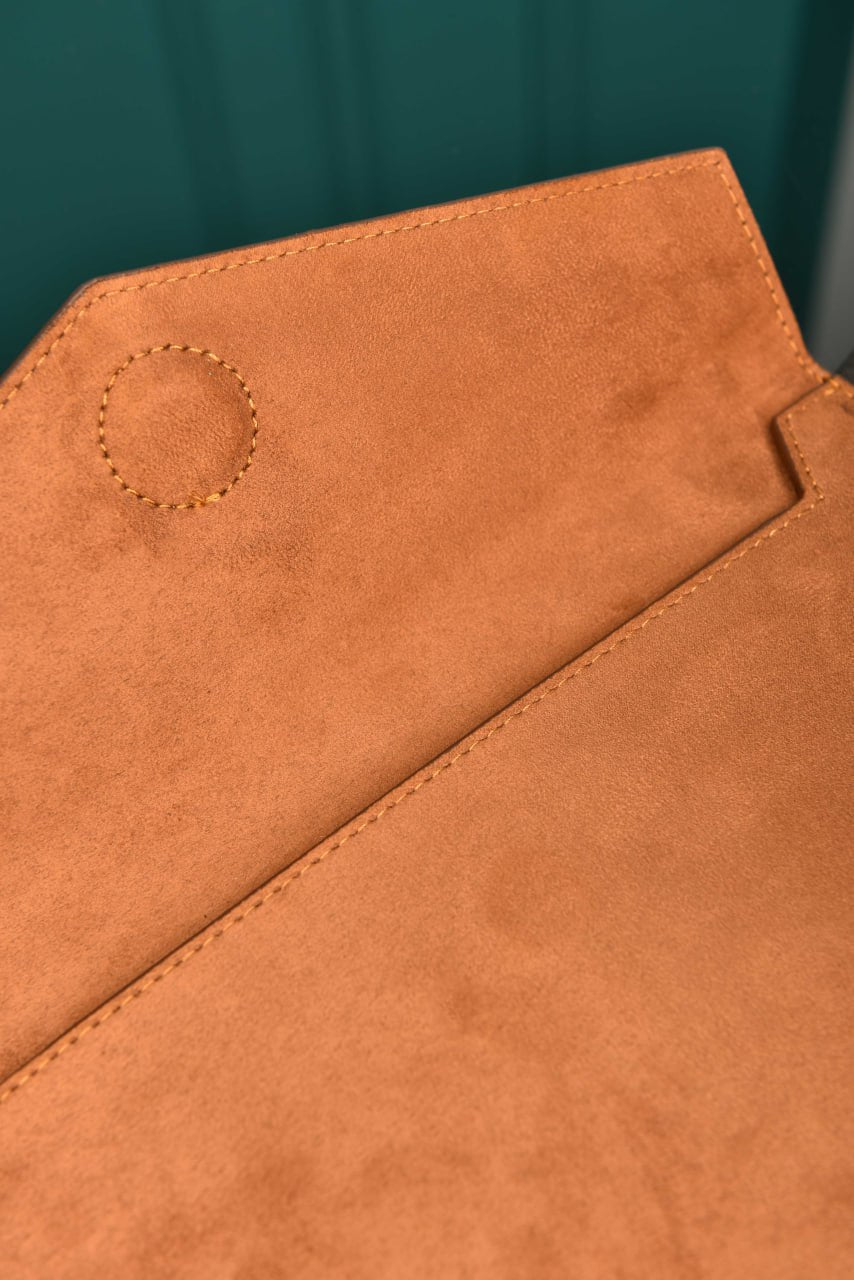 Uptown Pouch (Veloursleder)