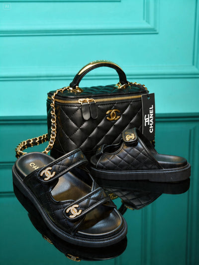 CH  Kosmetiktasche und Pantoffel