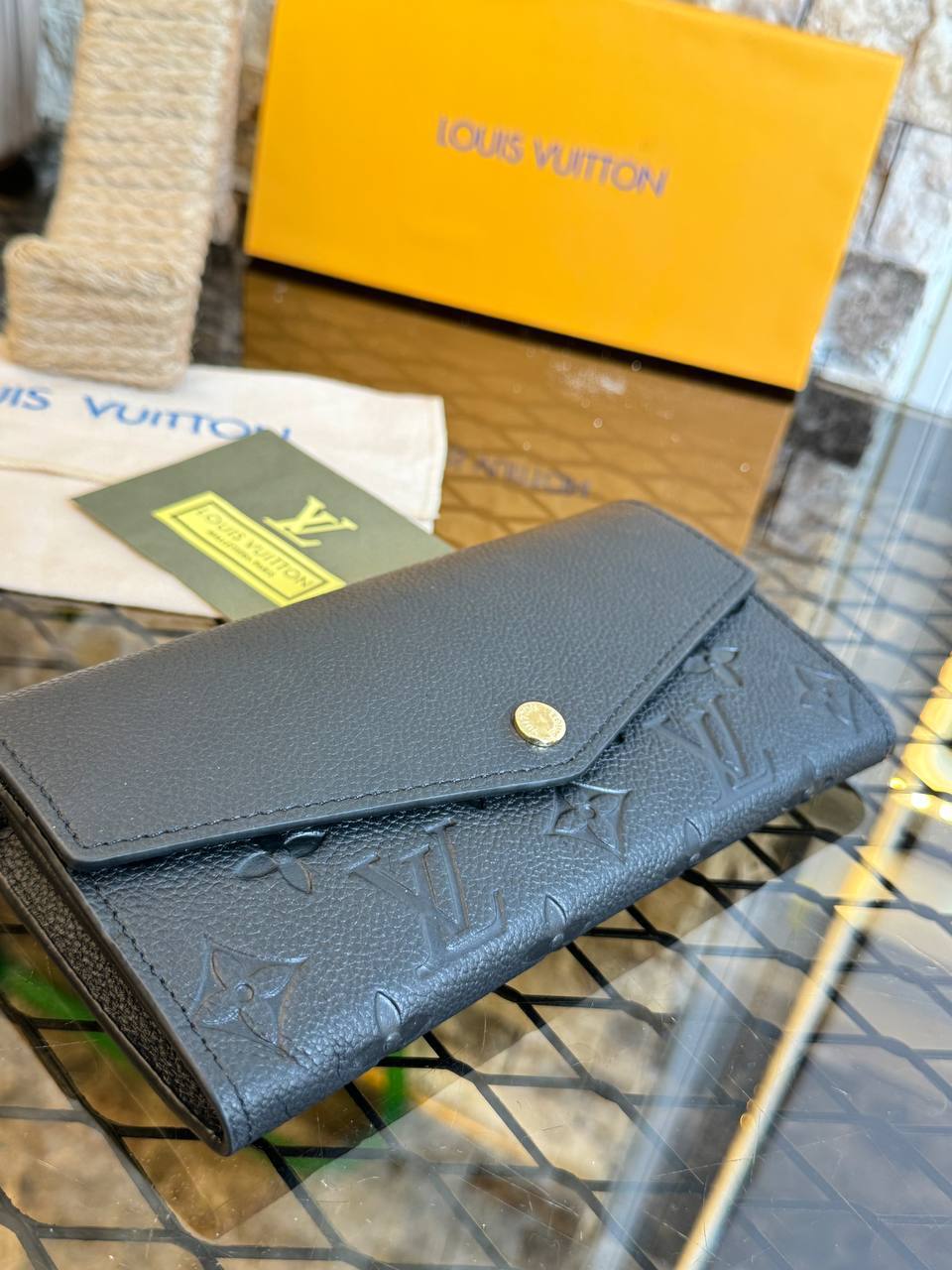 L - Leather Sarah Wallet (Black)