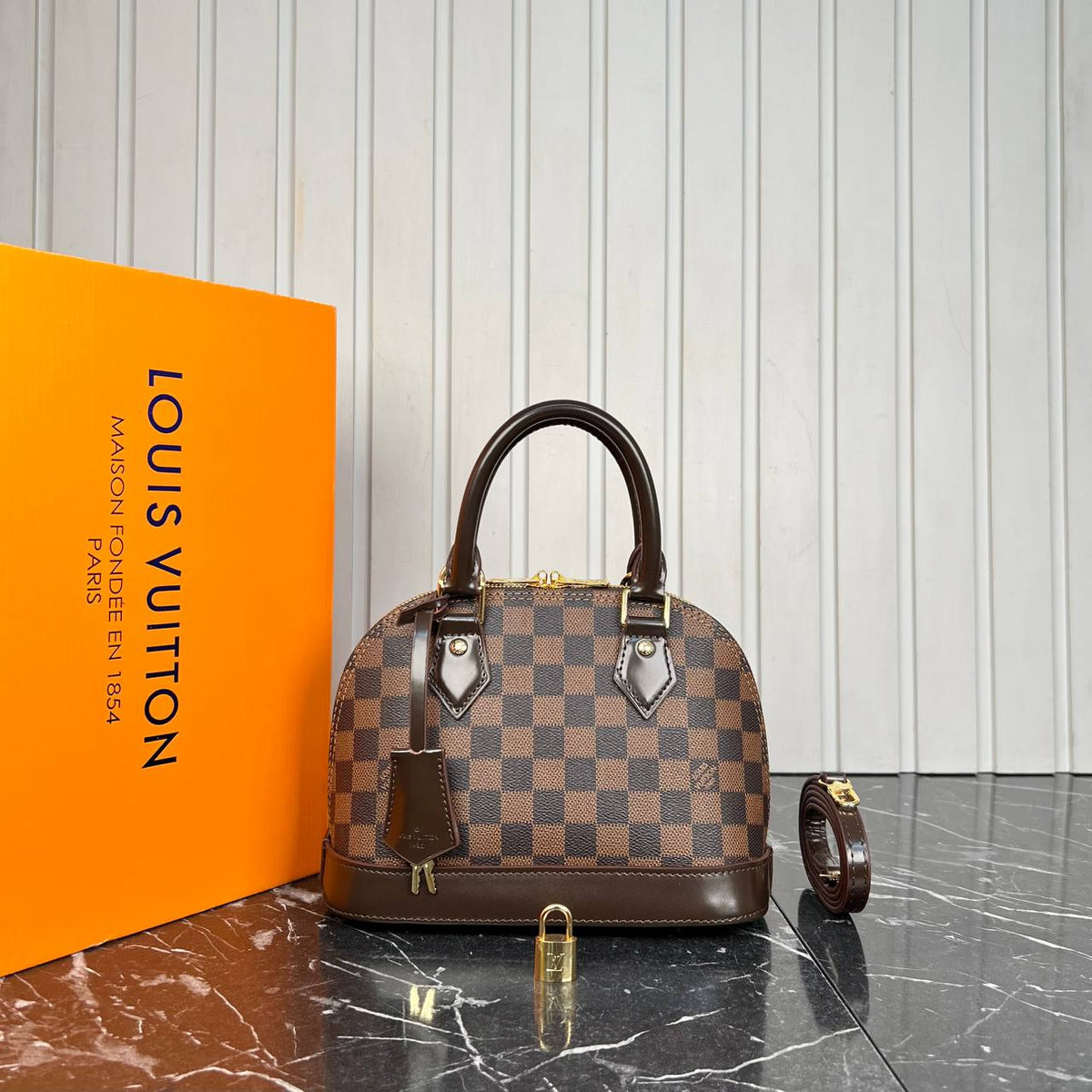 Alma Tasche
