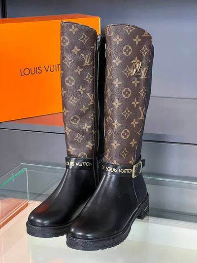 Tasche + Poncho + Stiefel