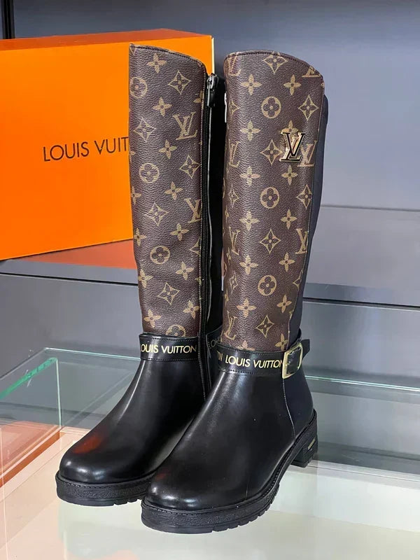 Tasche + Poncho + Stiefel