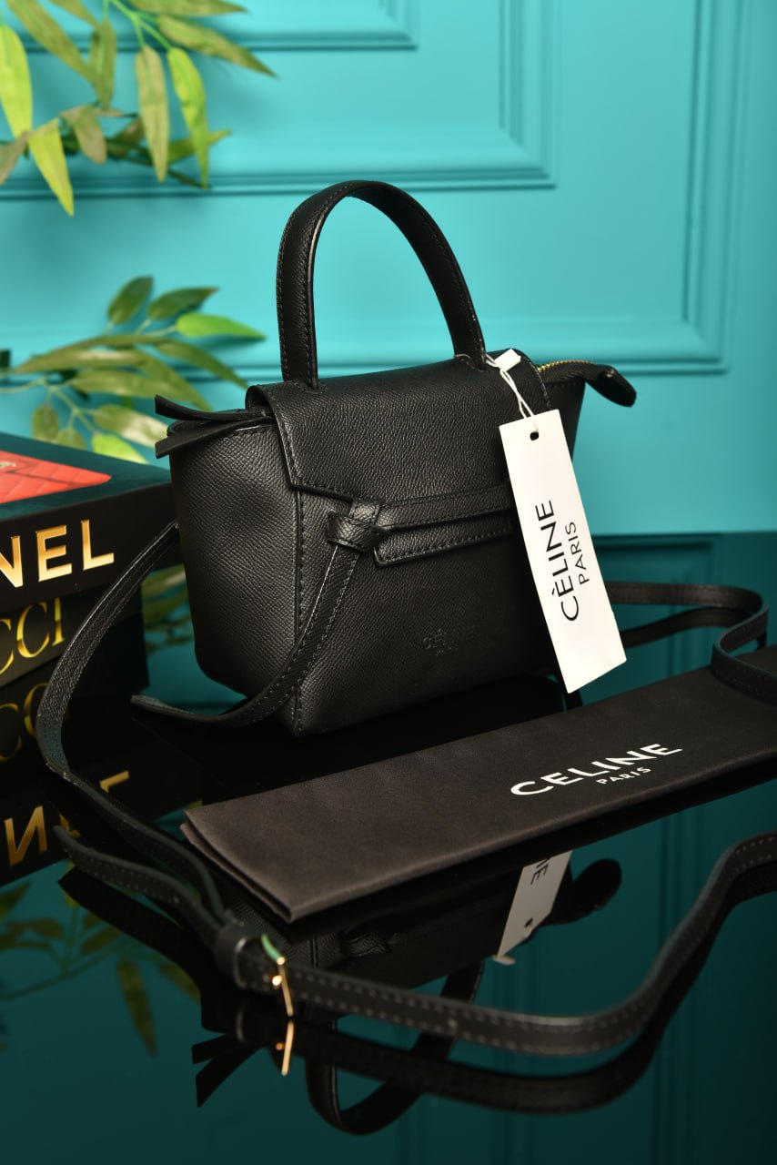 CLN - Nano-Tasche aus genarbtem Kalbsleder