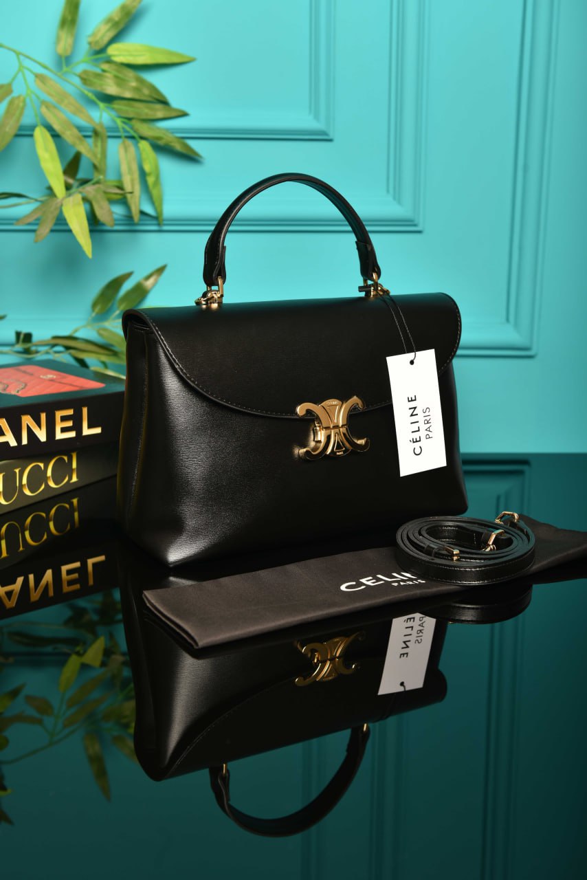 CLN - Nino Schultertasche aus geschmeidigem genarbtem Leder