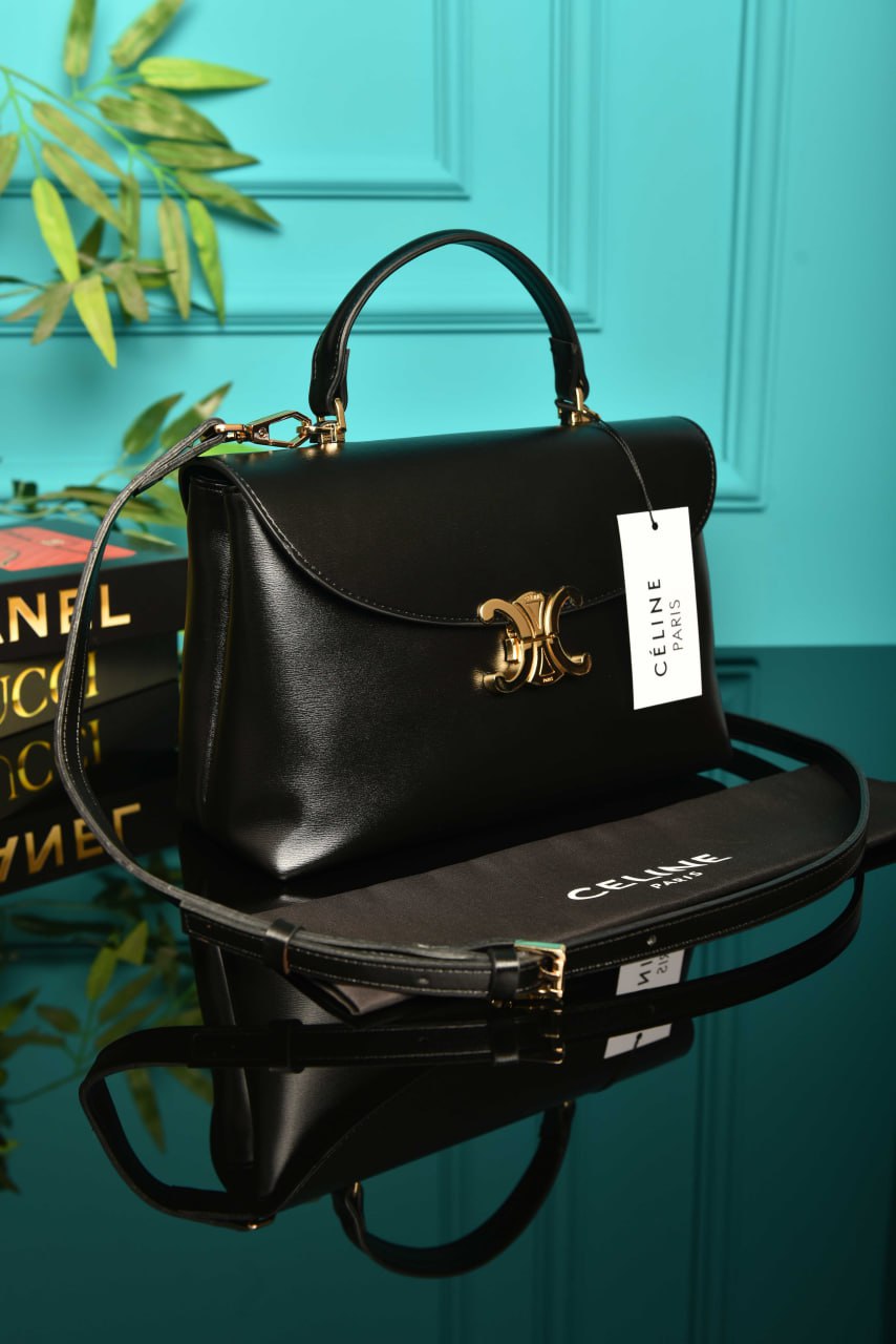 CLN - Nino Schultertasche aus geschmeidigem genarbtem Leder