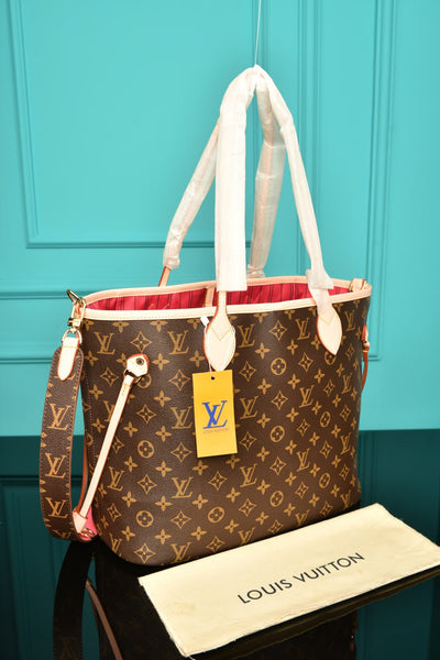 Neverfull Tasche und Schuhe