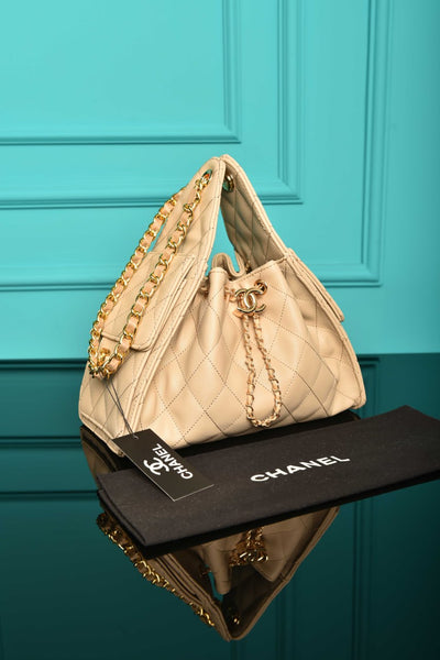 CH 25 Kleine Tasche und Pantoffel