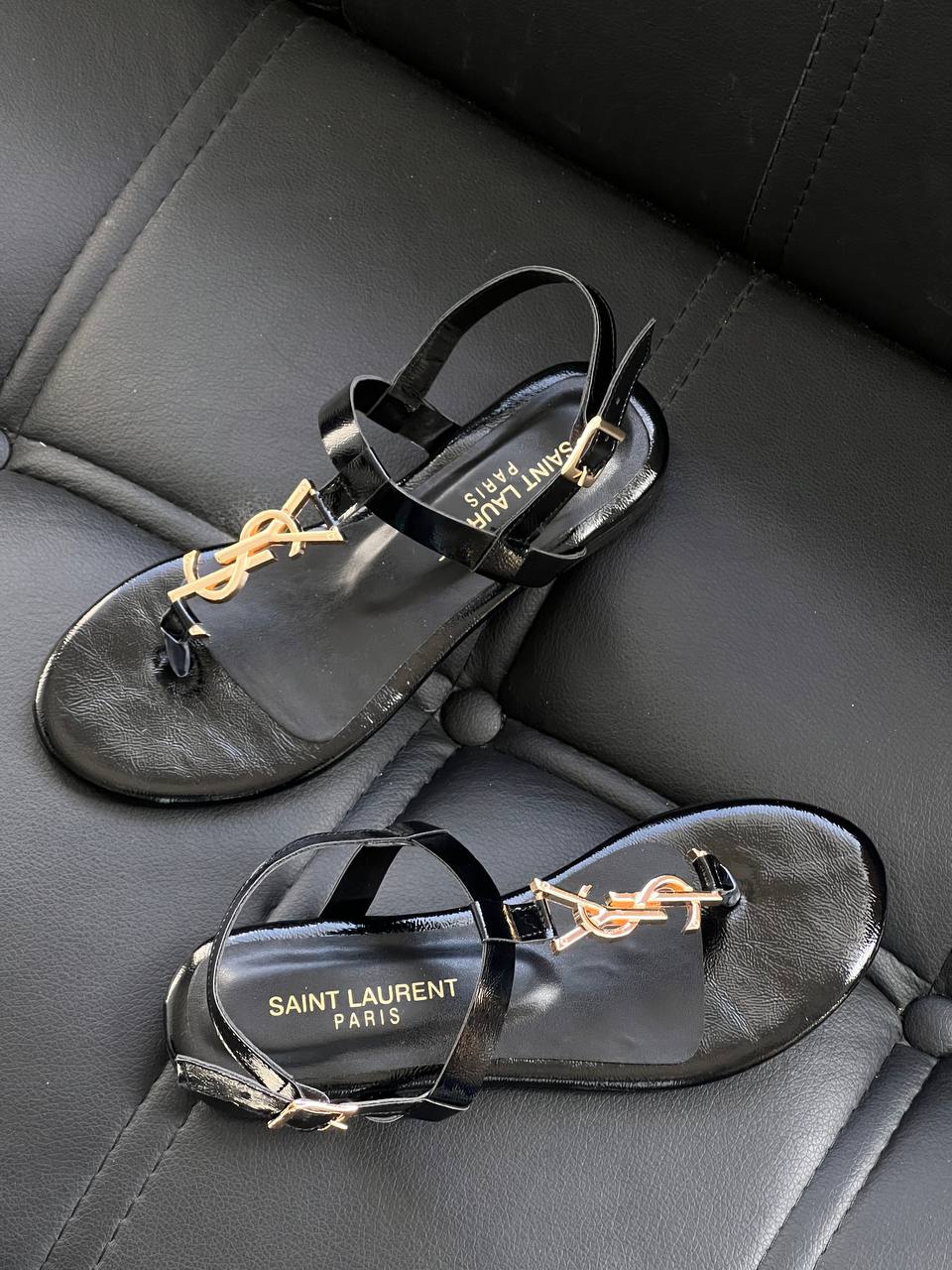 'Y Sandalen