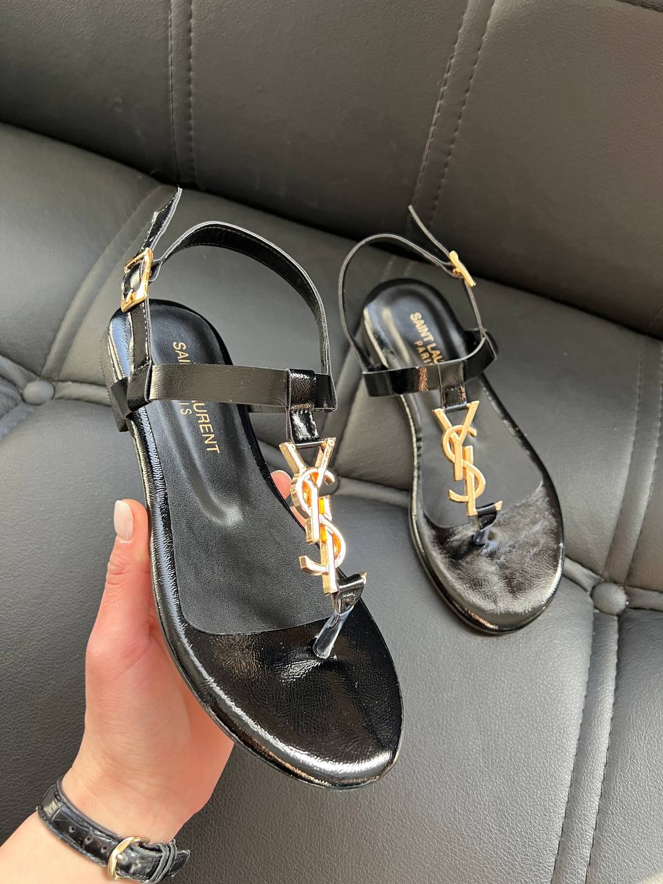 'Y Sandalen