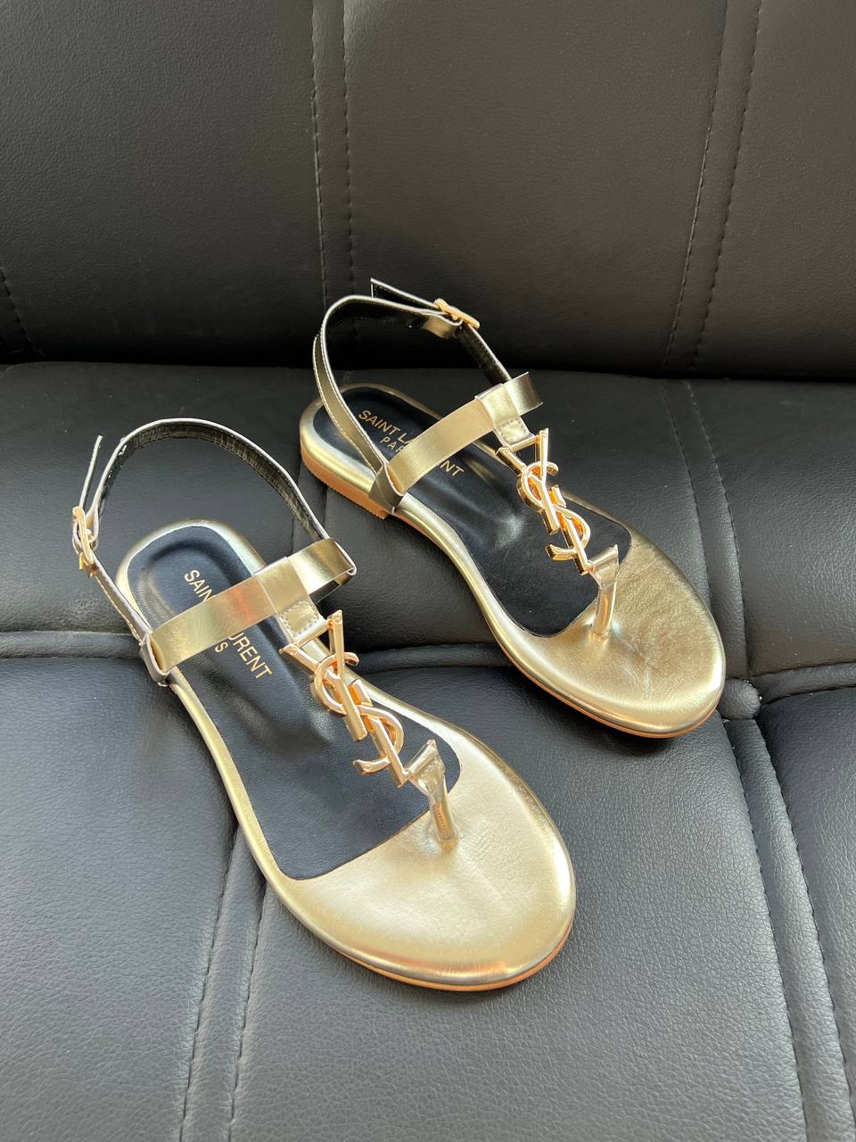 'Y Sandalen