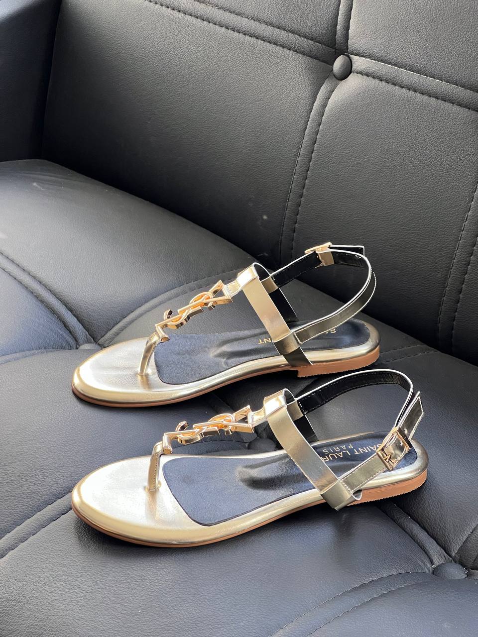 'Y Sandalen